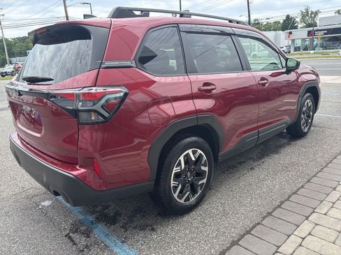 Used 2025 Subaru Forester Premium AWD/4WD image 9