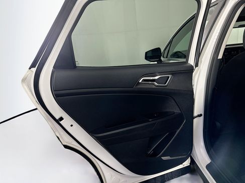 Used 2024 Kia Sportage LX image 25