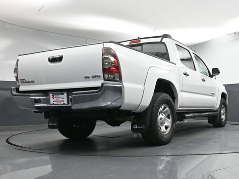 Used 2014 Toyota Tacoma Base image 27