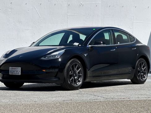 Used 2018 Tesla Model 3 Long Range AWD/4WD image 7