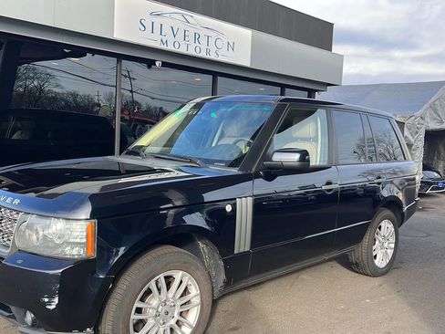 Used 2010 Land Rover Range Rover HSE image 2