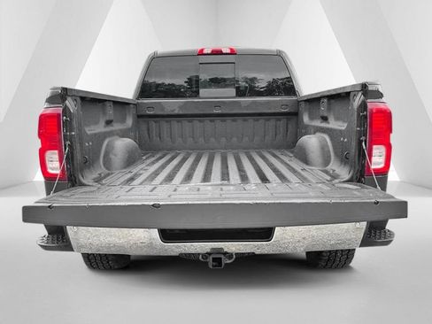 Used 2018 Chevrolet Silverado 1500 LTZ w/ Sport Package AWD/4WD image 7