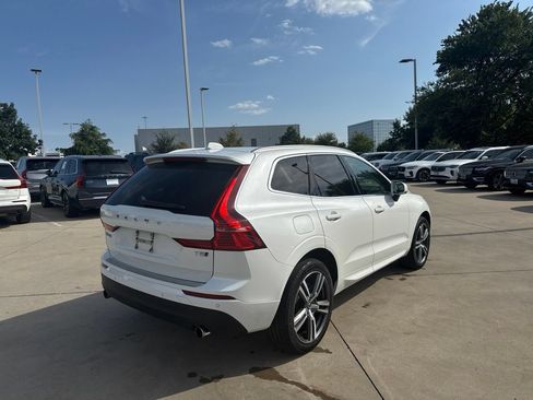 Used 2021 Volvo XC60 T5 Momentum w/ Premium Package AWD/4WD image 5