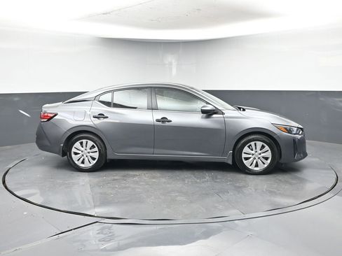 Used 2024 Nissan Sentra S image 6