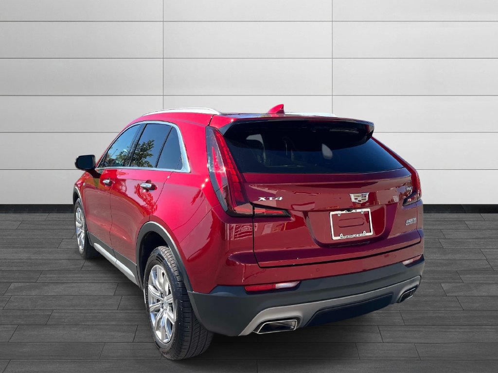 Used 2023 Cadillac XT4 Premium Luxury FWD image 3