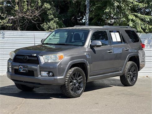 Used 2012 Toyota 4Runner SR5 AWD/4WD image 6