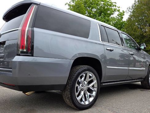 Used 2018 Cadillac Escalade ESV Premium Luxury AWD/4WD image 15