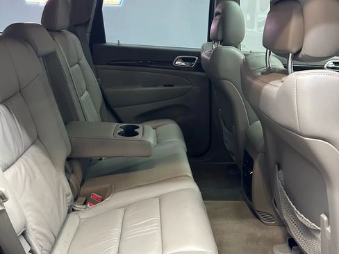 Used 2013 Jeep Grand Cherokee Laredo image 28