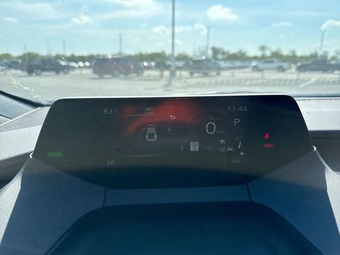 Certified 2025 Toyota Prius Plug-In Hybrid image 10