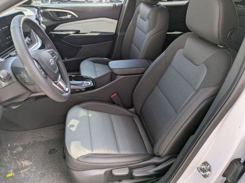 New 2026 Chevrolet Trax LT image 11
