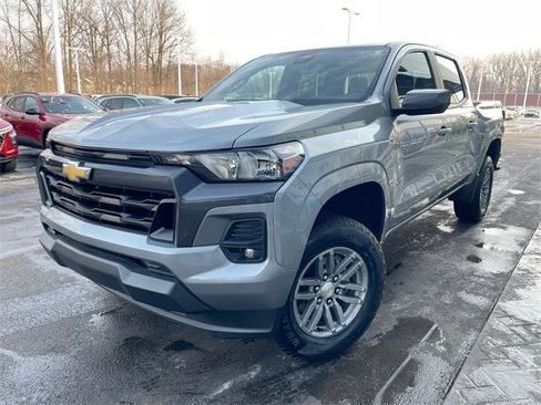 Used 2024 Chevrolet Colorado LT w/ LT Convenience Package image 1