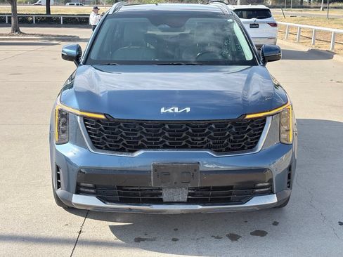 Used 2025 Kia Sorento EX w/ EX Panoramic Sunroof Package AWD/4WD image 2