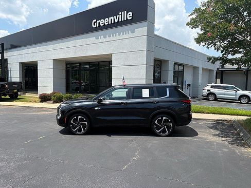 Used 2023 Mitsubishi Outlander SE AWD/4WD image 1