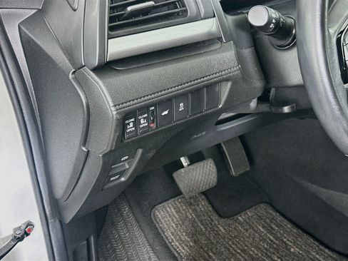 Used 2025 Honda Odyssey EX-L image 17