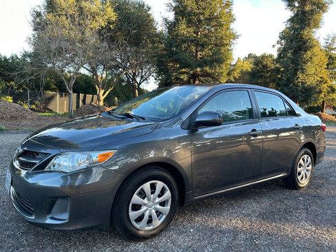 Used 2011 Toyota Corolla LE image 4