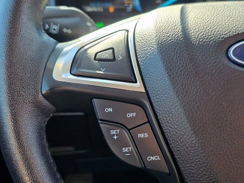 Used 2023 Ford Edge SEL image 24