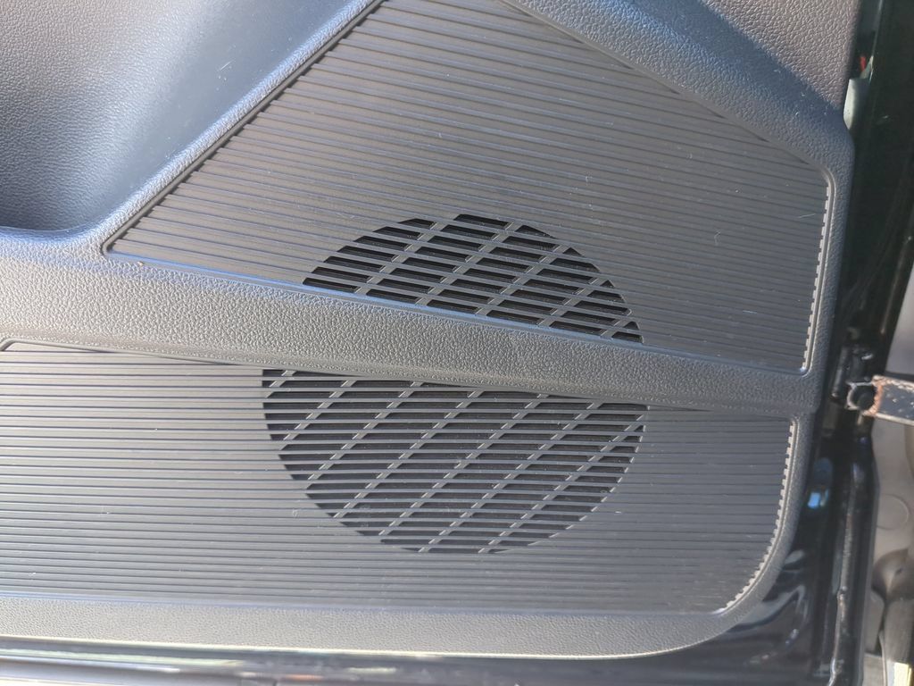 Certified 2022 Volkswagen Taos SE FWD image 19