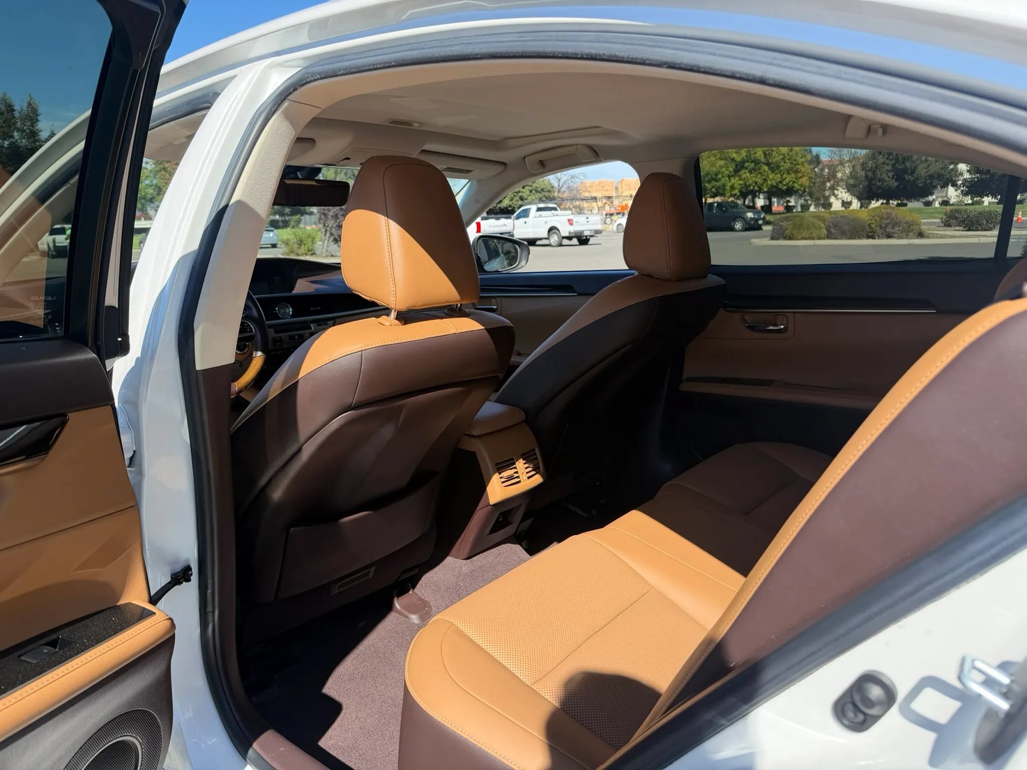 Used 2016 Lexus ES 300h w/ Navigation System Package FWD image 11