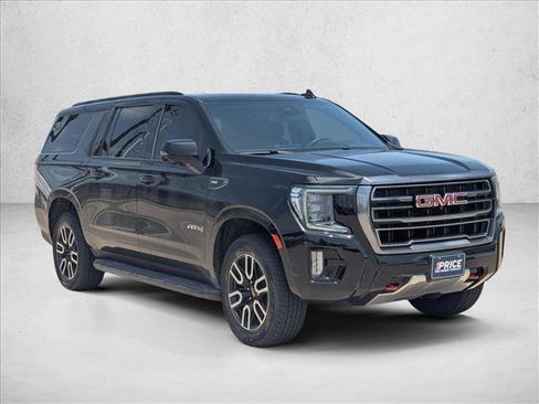Used 2023 GMC Yukon XL AT4 w/ Technology Package AWD/4WD image 3