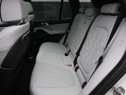 Used 2026 BMW X5 xDrive40i w/ Climate Comfort Package image 14