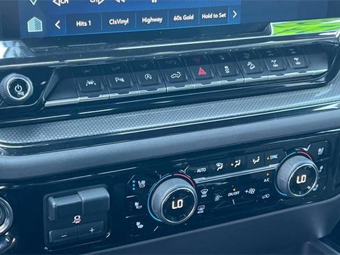 Used 2024 Chevrolet Silverado 1500 ZR2 w/ Technology Package image 28