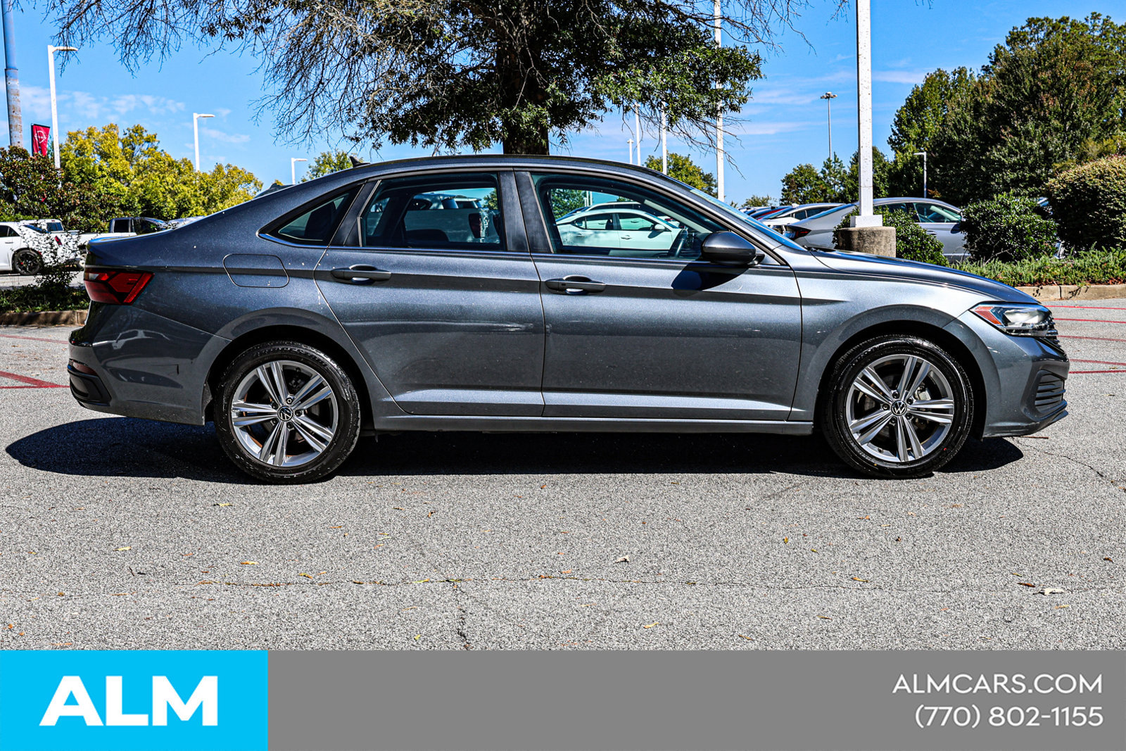 Used 2024 Volkswagen Jetta SE FWD image 10
