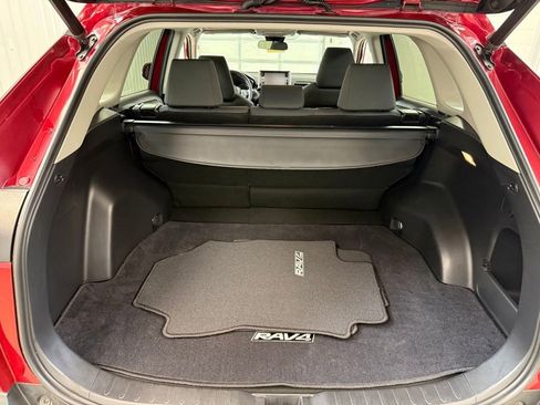 Used 2019 Toyota RAV4 XLE w/ Convenience Package image 23