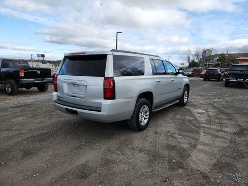 Used 2015 Chevrolet Suburban LT w/ Luxury Package image 5