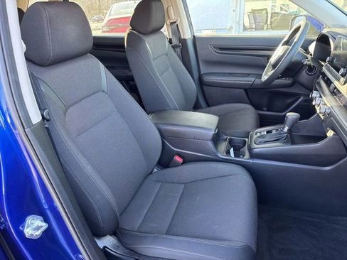 Used 2023 Honda CR-V EX image 9