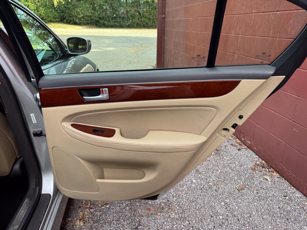 Used 2012 Hyundai Genesis 3.8 RWD image 23