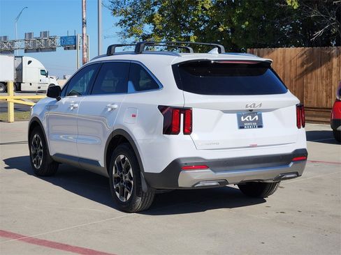 New 2026 Kia Sorento S image 3