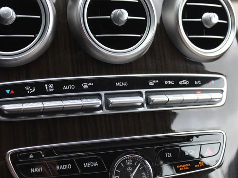 Used 2018 Mercedes-Benz C 300 C 300 4MATIC Sedan 4D image 32