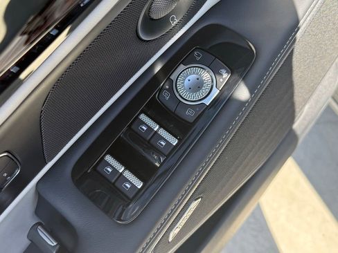 Used 2025 Lincoln Nautilus Reserve AWD/4WD image 18