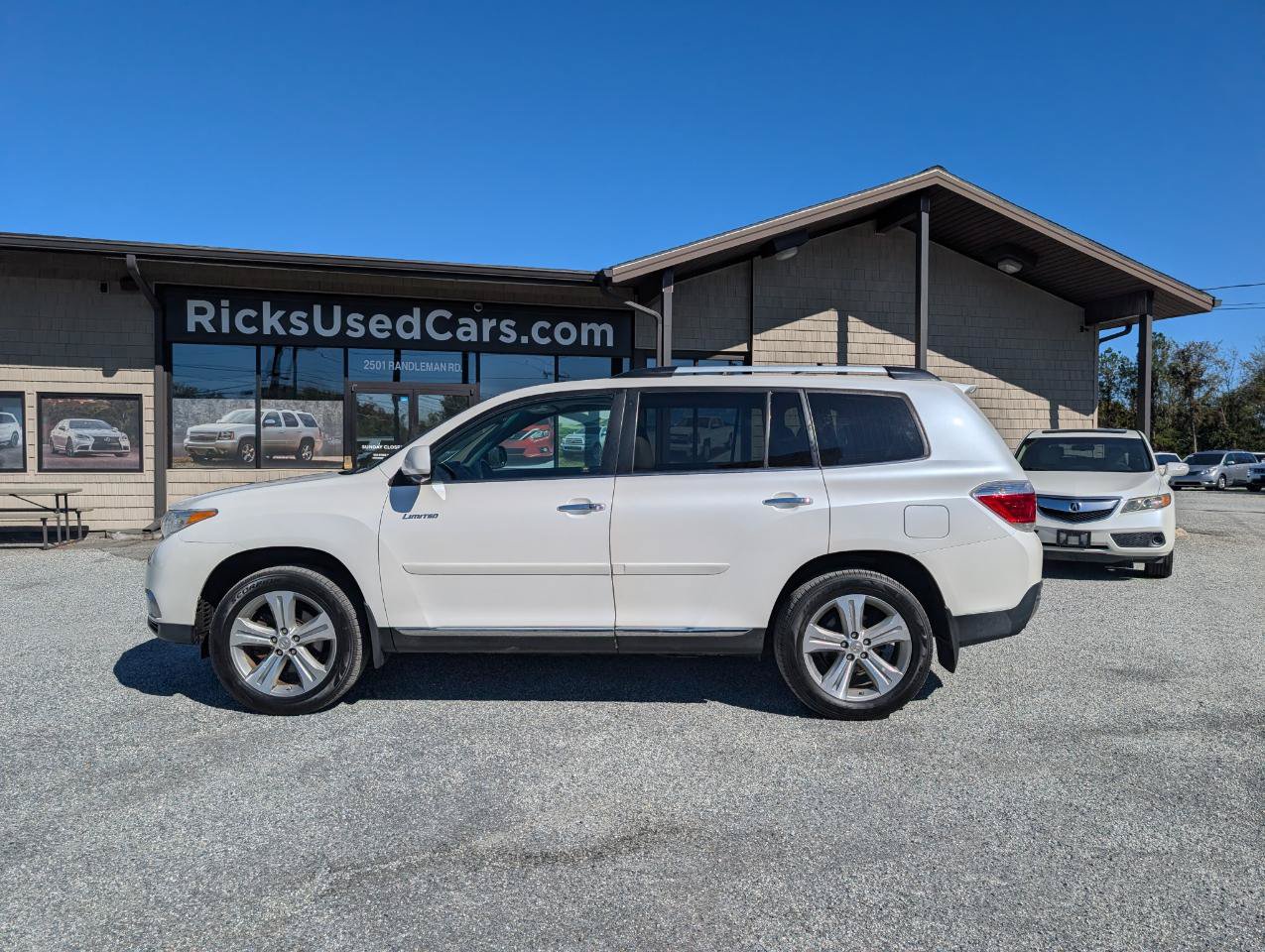 Used 2012 Toyota Highlander Limited w/ Tow Pkg AWD/4WD image 11