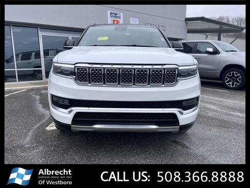 Used 2024 Jeep Grand Wagoneer L Series III AWD/4WD image 8