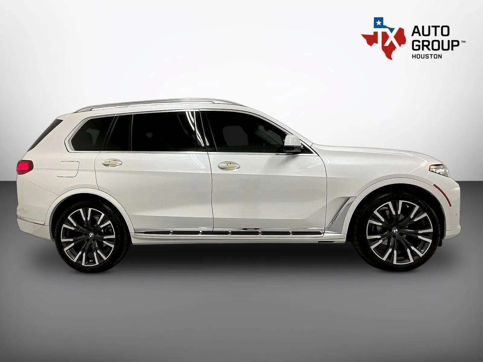 Used 2022 BMW X7 xDrive40i w/ Premium Package AWD/4WD image 8