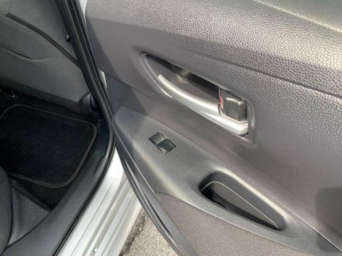 Used 2021 Toyota Corolla LE image 31