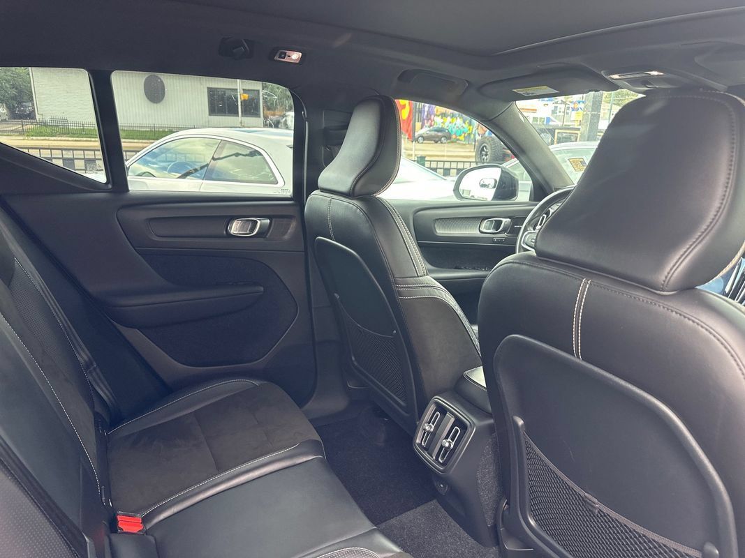 Used 2019 Volvo XC40 T5 R-Design AWD/4WD image 26