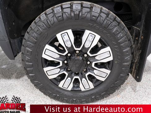 Used 2024 GMC Sierra 2500 Denali w/ Technology Package image 10