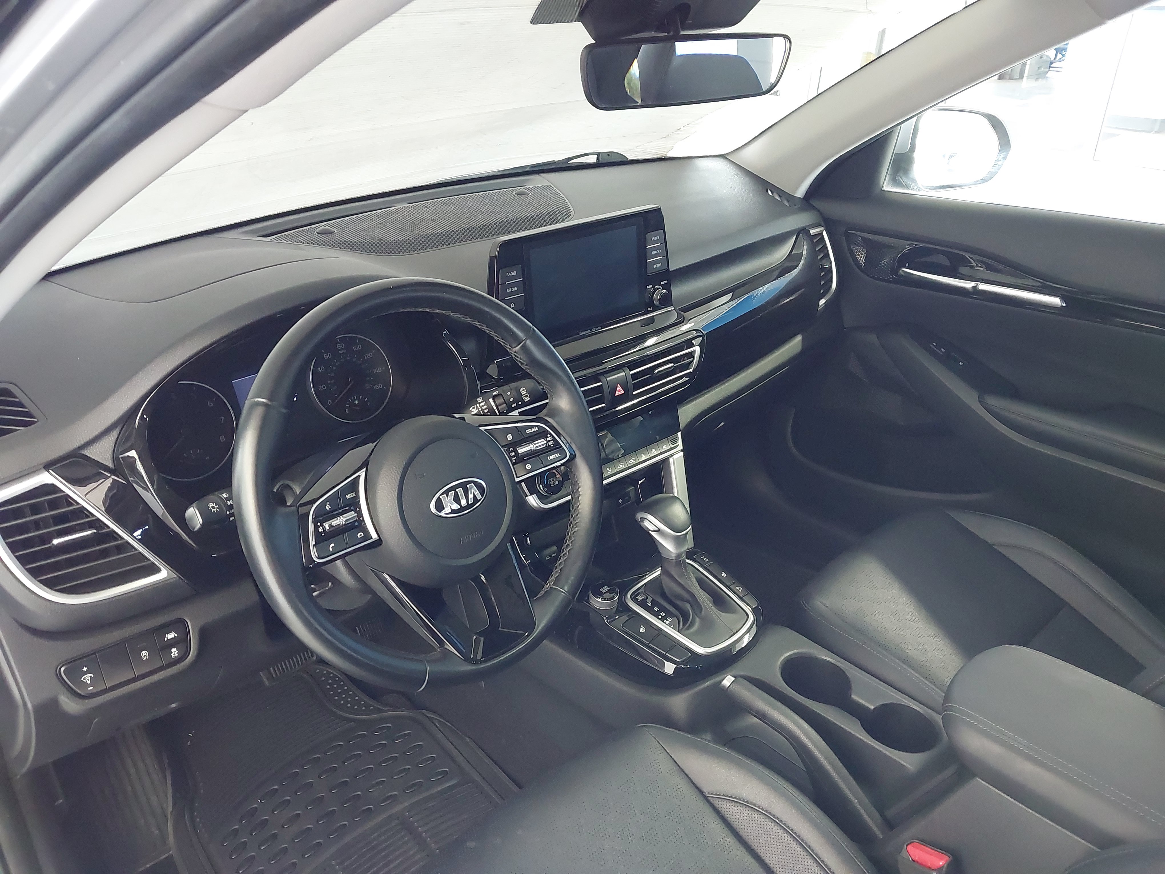 Used 2021 Kia Seltos EX AWD/4WD image 2