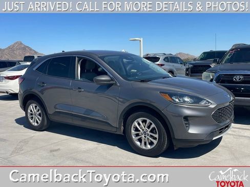 Used 2022 Ford Escape SE image 1