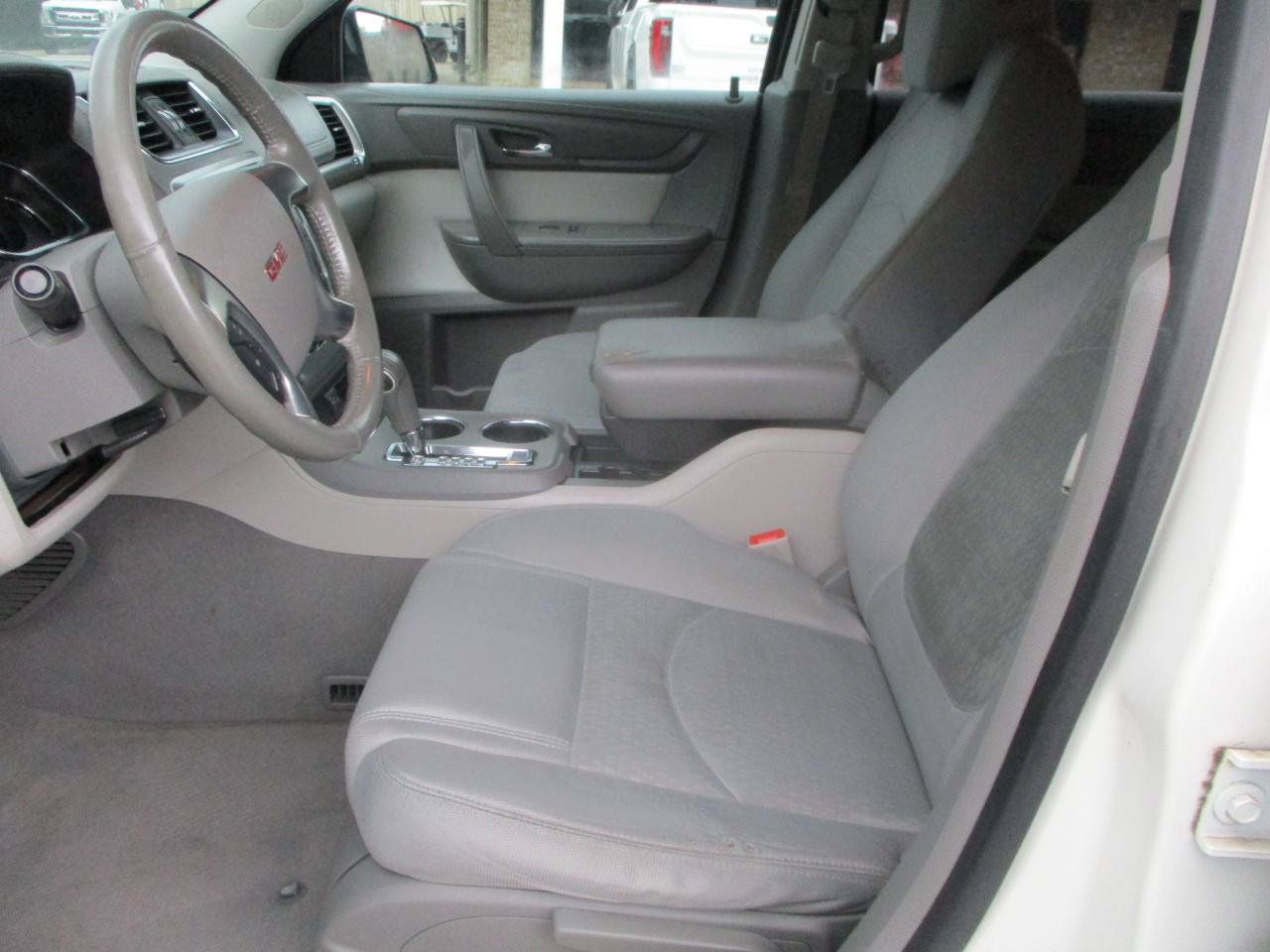 Used 2015 GMC Acadia SLE FWD image 14