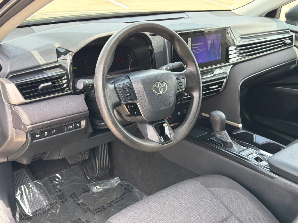 Used 2025 Toyota Camry LE w/ Convenience Package FWD image 18