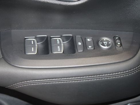 Certified 2024 Honda HR-V EX-L image 9