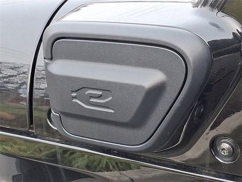 Used 2024 Jeep Wrangler High Altitude image 11