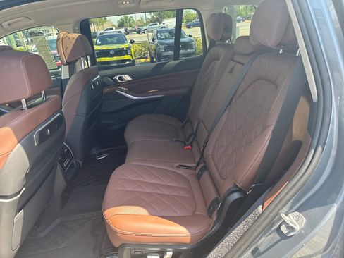 Used 2024 BMW X7 xDrive40i image 27