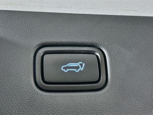 Used 2025 Hyundai Tucson Limited FWD image 31