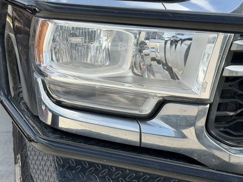 Used 2024 RAM 2500 Tradesman w/ Chrome Appearance Group AWD/4WD image 4