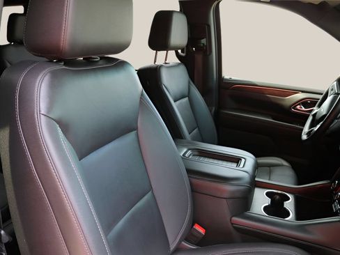 Used 2024 Chevrolet Tahoe LT w/ Luxury Package RWD image 22