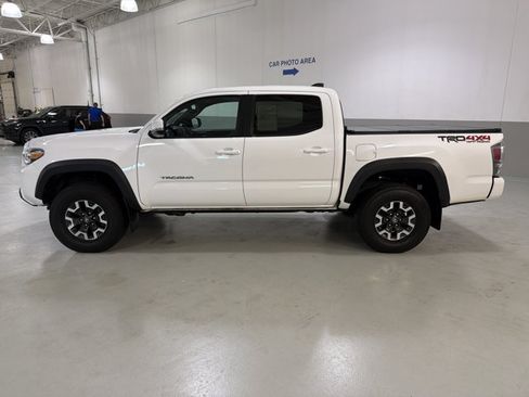 Used 2023 Toyota Tacoma TRD Off-Road w/ Technology Package AWD/4WD image 5
